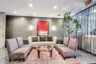 110 E Delaware Pl, Chicago, IL 60611 - Photo 23