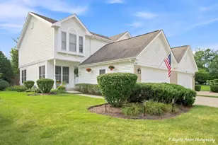 827 Stonebridge Ln, Crystal Lake, IL 60014 - Photo 1