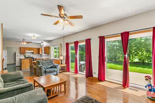 3880 Peartree Dr, Lake in the Hills, IL 60156 - Photo 11