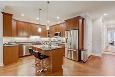 653 W Belmont Avenue #1, Chicago, IL 60657 - Photo 3