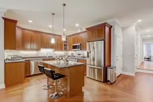 653 W Belmont Ave, Chicago, IL 60657 - Photo 3