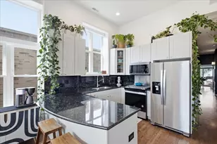 2448 N Southport Ave, Chicago, IL 60614 - Photo 9
