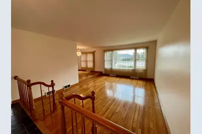 7150 N Crawford Avenue, Lincolnwood, IL 60712 - Photo 3