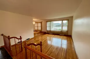 7150 N Crawford Ave, Lincolnwood, IL 60712 - Photo 3