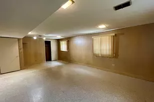 7150 N Crawford Ave, Lincolnwood, IL 60712 - Photo 17