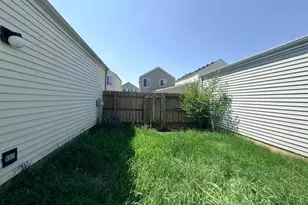902 Symphony Dr, Aurora, IL 60504 - Photo 13