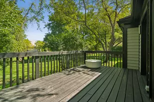 4643 Lake Point Cir, Long Grove, IL 60047 - Photo 3