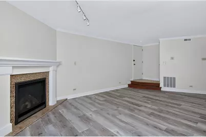 1753 Plymouth Court #D, Wheaton, IL 60187 - Photo 3