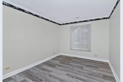 1753 Plymouth Court #D, Wheaton, IL 60187 - Photo 7