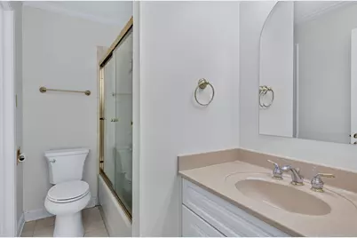 1753 Plymouth Court #D, Wheaton, IL 60187 - Photo 9