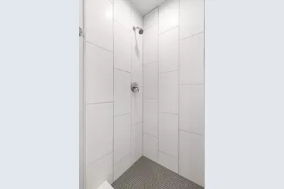 1301 W Estes Avenue #3E, Chicago, IL 60626 - Photo 11