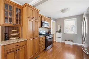 7734 W Glenlake Ave, Chicago, IL 60631 - Photo 9