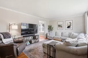7734 W Glenlake Ave, Chicago, IL 60631 - Photo 3