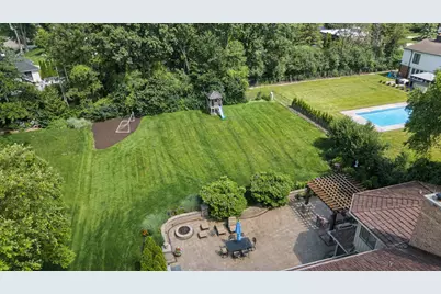 8425 Charleston Drive, Burr Ridge, IL 60527 - Photo 53