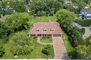 8425 Charleston Dr, Burr Ridge, IL 60527 - Photo 55