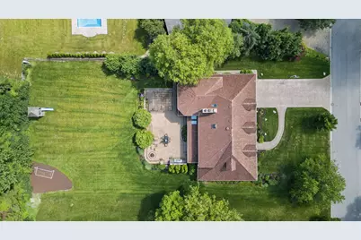 8425 Charleston Drive, Burr Ridge, IL 60527 - Photo 57