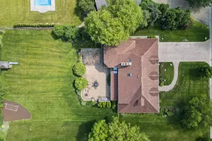 8425 Charleston Dr, Burr Ridge, IL 60527 - Photo 57