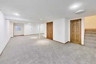 520 Hummingbird Ln, Deerfield, IL 60015 - Photo 29