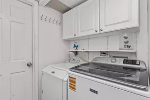 228 N Walnut Ln, Schaumburg, IL 60194 - Photo 21