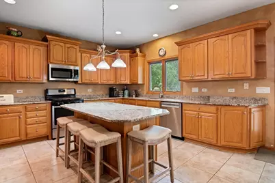 604 S Beverly Avenue, Addison, IL 60101 - Photo 3