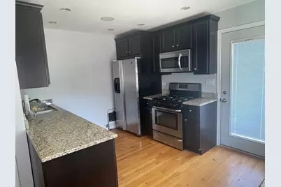 801 S Fairfield Avenue, Elmhurst, IL 60126 - Photo 3