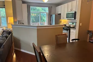 135 Tanglewood Dr, Glen Ellyn, IL 60137 - Photo 5
