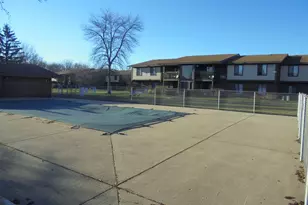 566 Somerset Ln, Crystal Lake, IL 60014 - Photo 7