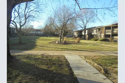 566 Somerset Lane #2, Crystal Lake, IL 60014 - Photo 3
