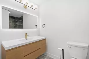 200 E Delaware Pl, Chicago, IL 60611 - Photo 19