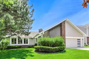 611 W Whiting Ln, Arlington Heights, IL 60004 - Photo 1