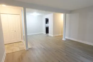 566 Somerset Ln, Crystal Lake, IL 60014 - Photo 9