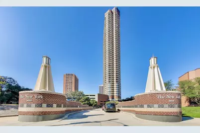 3660 N Lake Shore Drive #909, Chicago, IL 60613 - Photo 1