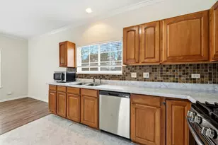 171 Monarch Dr, Streamwood, IL 60107 - Photo 9