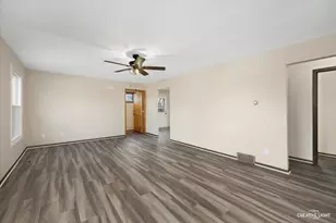 1643 Park Ave, Sycamore, IL 60178 - Photo 7