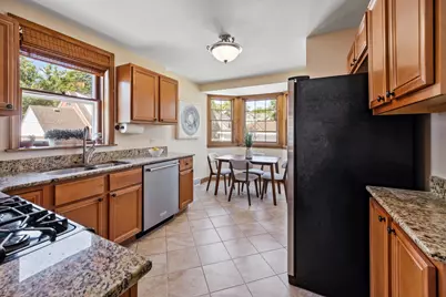 5810 N East Circle Avenue, Chicago, IL 60631 - Photo 7
