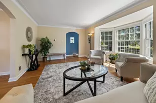 5810 North East Circle Avenue, Chicago, IL 60631 - Photo 3