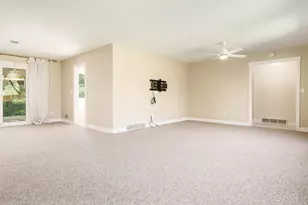 2015 Glenview Rd, Rockford, IL 61107 - Photo 7