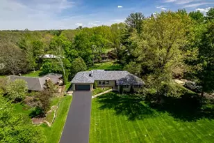 2015 Glenview Rd, Rockford, IL 61107 - Photo 3
