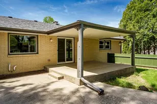 2015 Glenview Rd, Rockford, IL 61107 - Photo 37