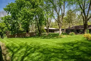 2015 Glenview Rd, Rockford, IL 61107 - Photo 45