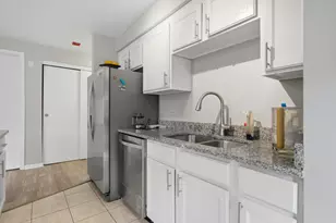 345 N La Salle Dr, Chicago, IL 60654 - Photo 9