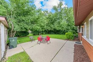 303 Springfield St, Park Forest, IL 60466 - Photo 15