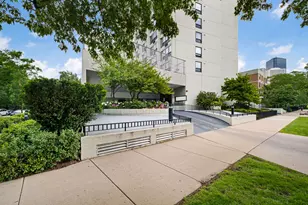 5100 N Marine Dr, Chicago, IL 60640 - Photo 21