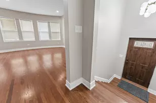 8015 S Paxton Ave, Chicago, IL 60617 - Photo 3