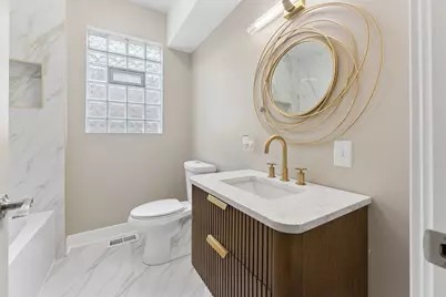 8015 S Paxton Avenue, Chicago, IL 60617 - Photo 15