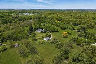 33W451 Surrey Rd, Wayne, IL 60184 - Photo 3