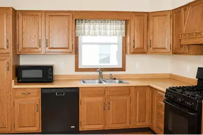 2101 20th Avenue, Sterling, IL 61081 - Photo 5
