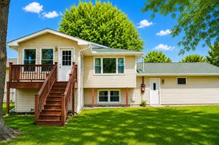 2101 20th Ave, Sterling, IL 61081 - Photo 3