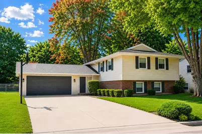 2101 20th Avenue, Sterling, IL 61081 - Photo 1