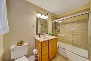 116 E Brittany Dr, Arlington Heights, IL 60004 - Photo 25